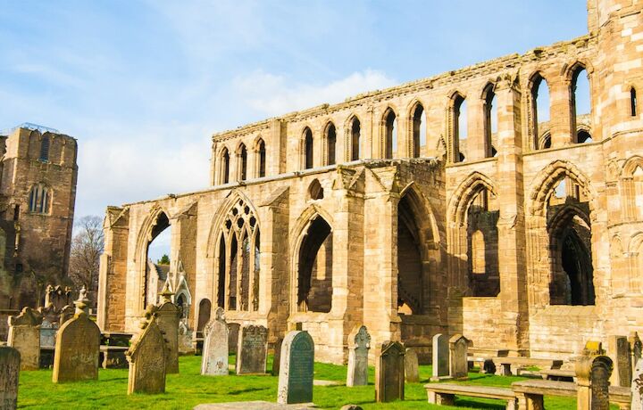 Living In Elgin <div class="uk-text-muted uk-h3 uk-margin-remove">Local Property Guide</div>