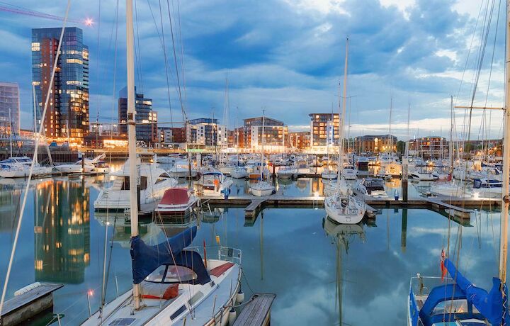 Living In Southampton Portsmouth <div class="uk-text-muted uk-h3 uk-margin-remove">Local Property Guide</div>